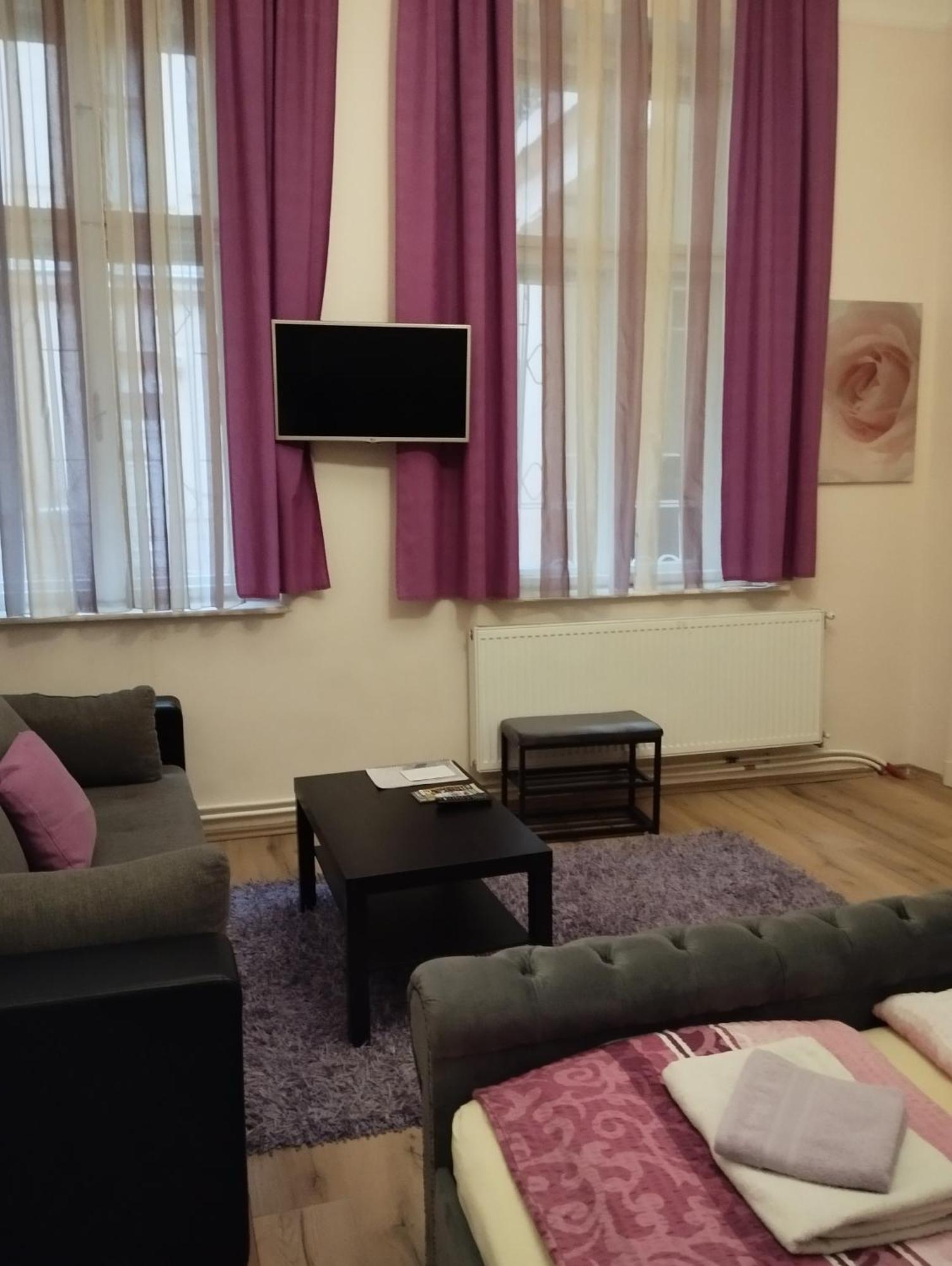Mandy Apartments Budapest Esterno foto
