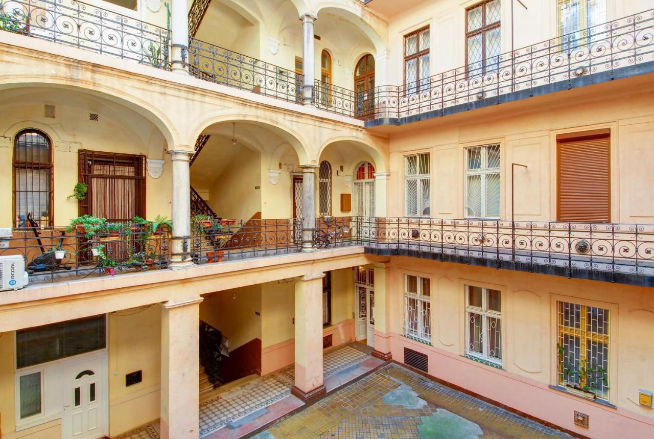 Mandy Apartments Budapest Esterno foto